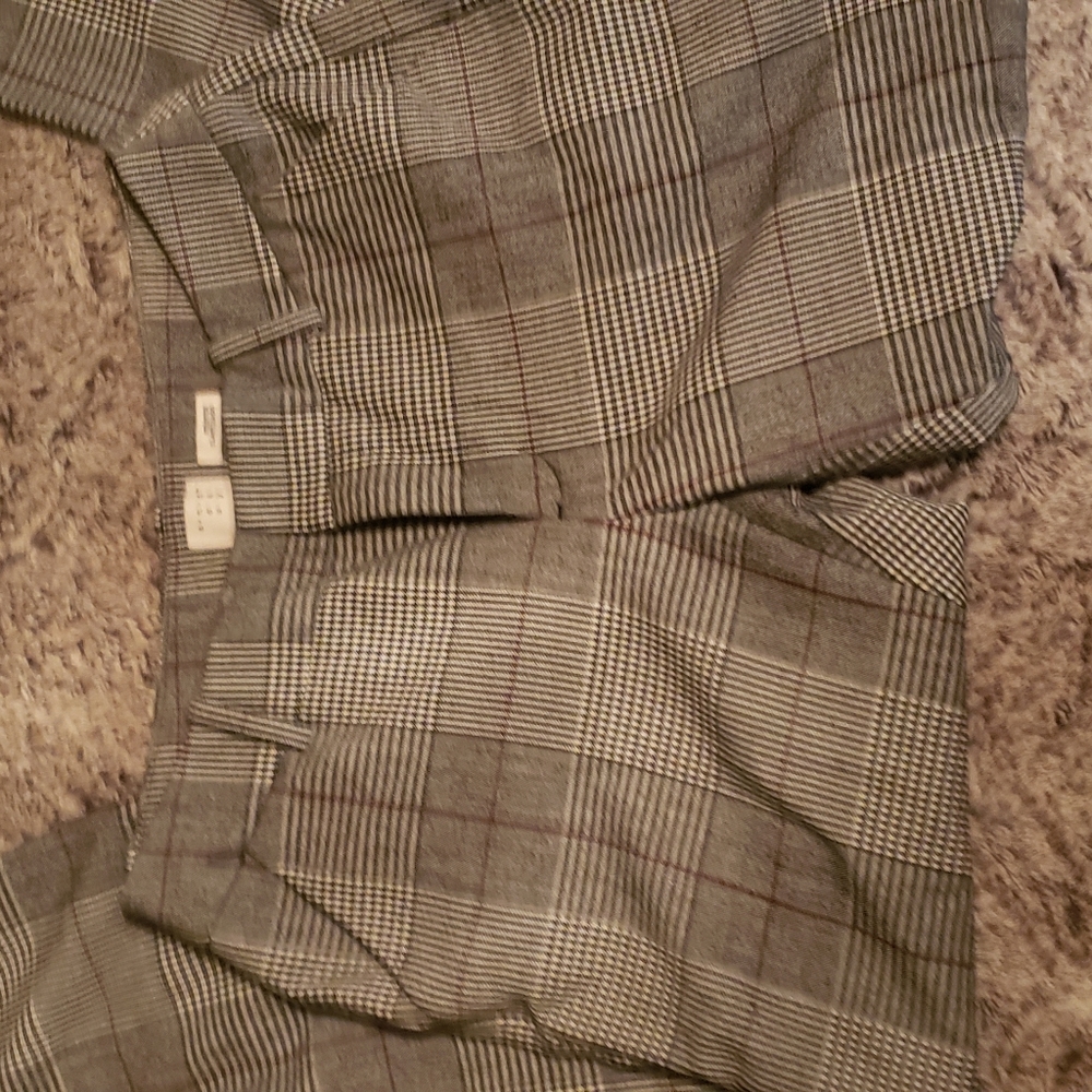 Grey and red plaid cropped pants